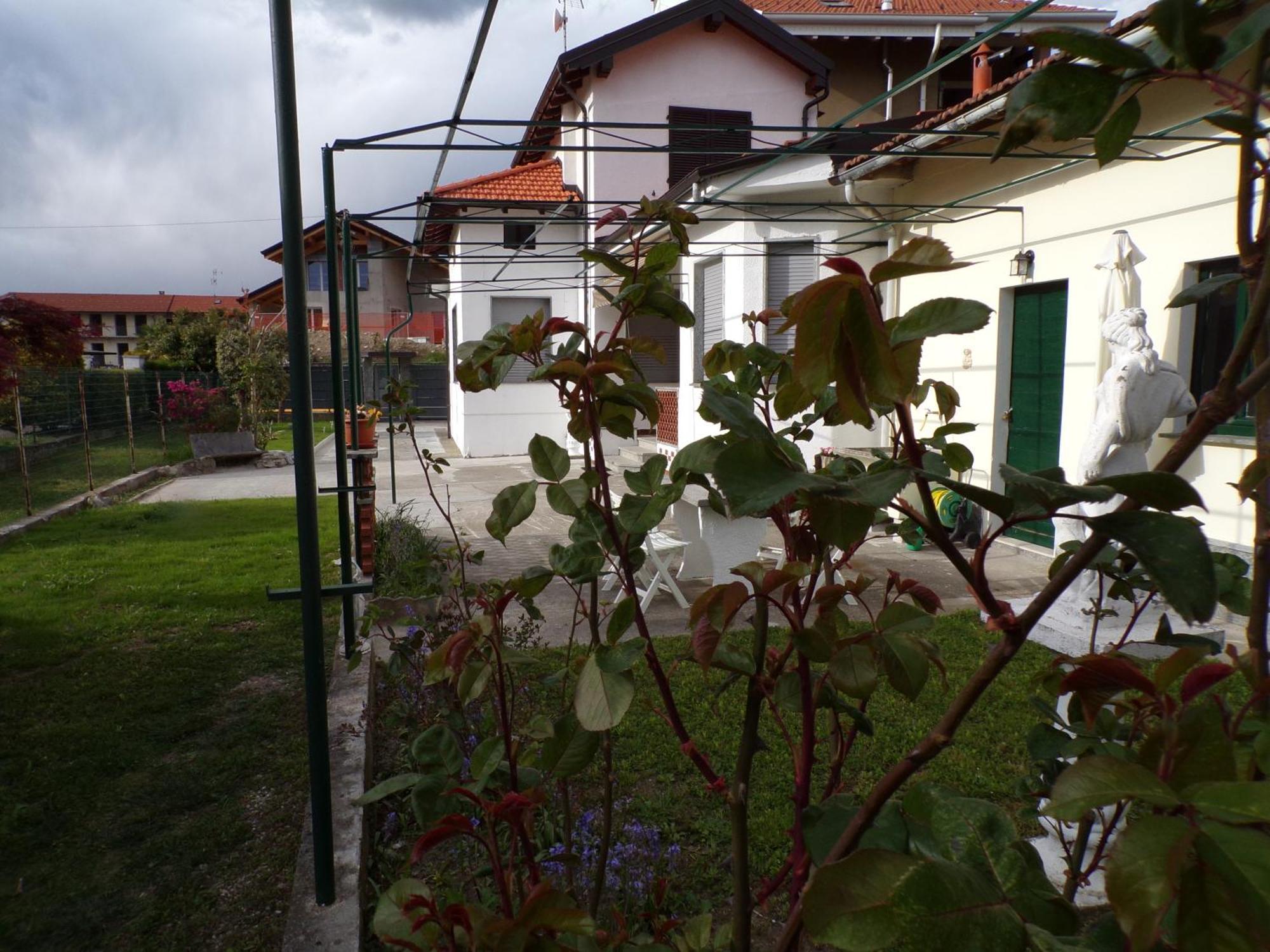 Casa Vacanze Terra Di Mezzo Invorio Inferiore Extérieur photo