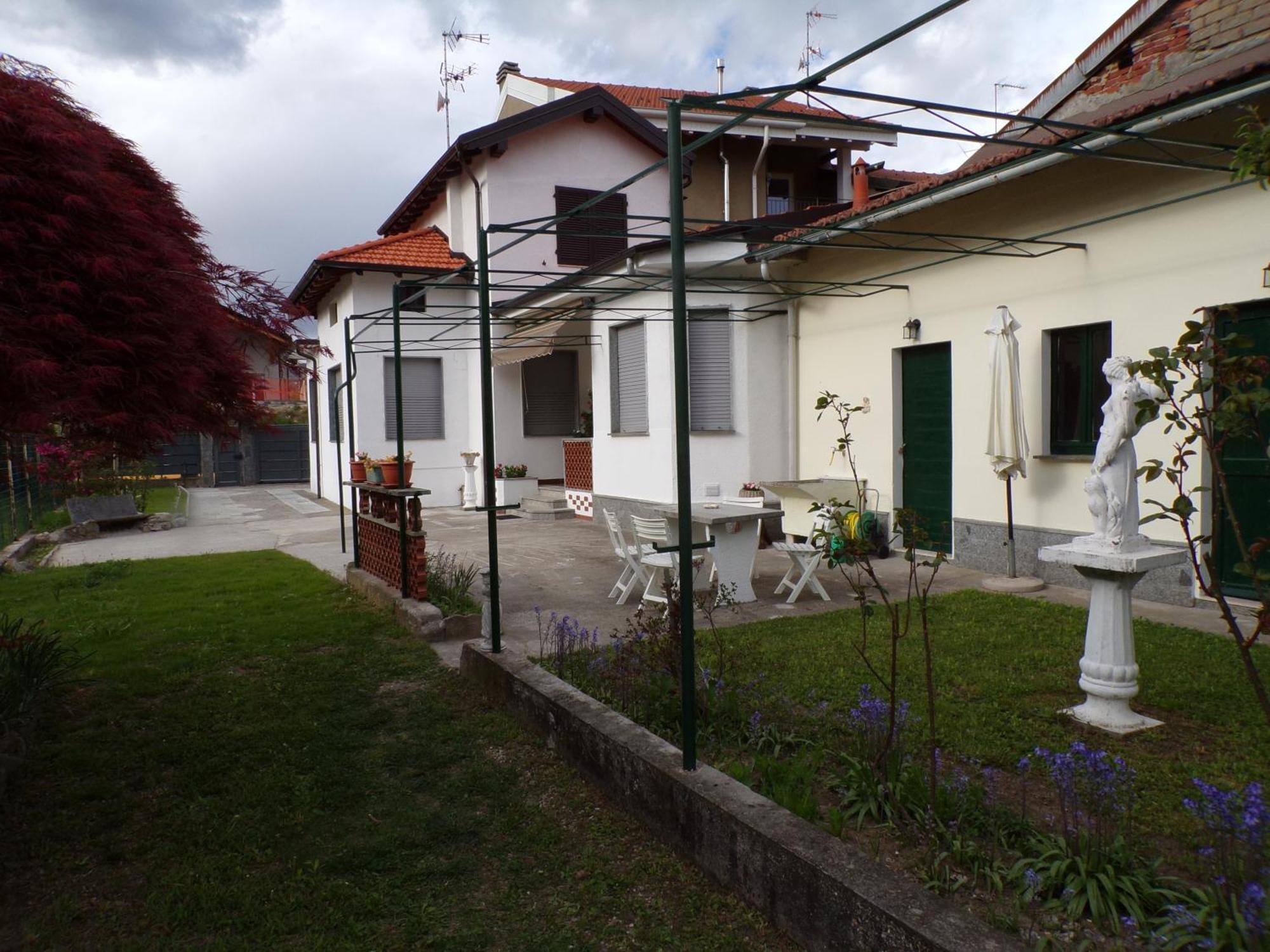 Casa Vacanze Terra Di Mezzo Invorio Inferiore Extérieur photo