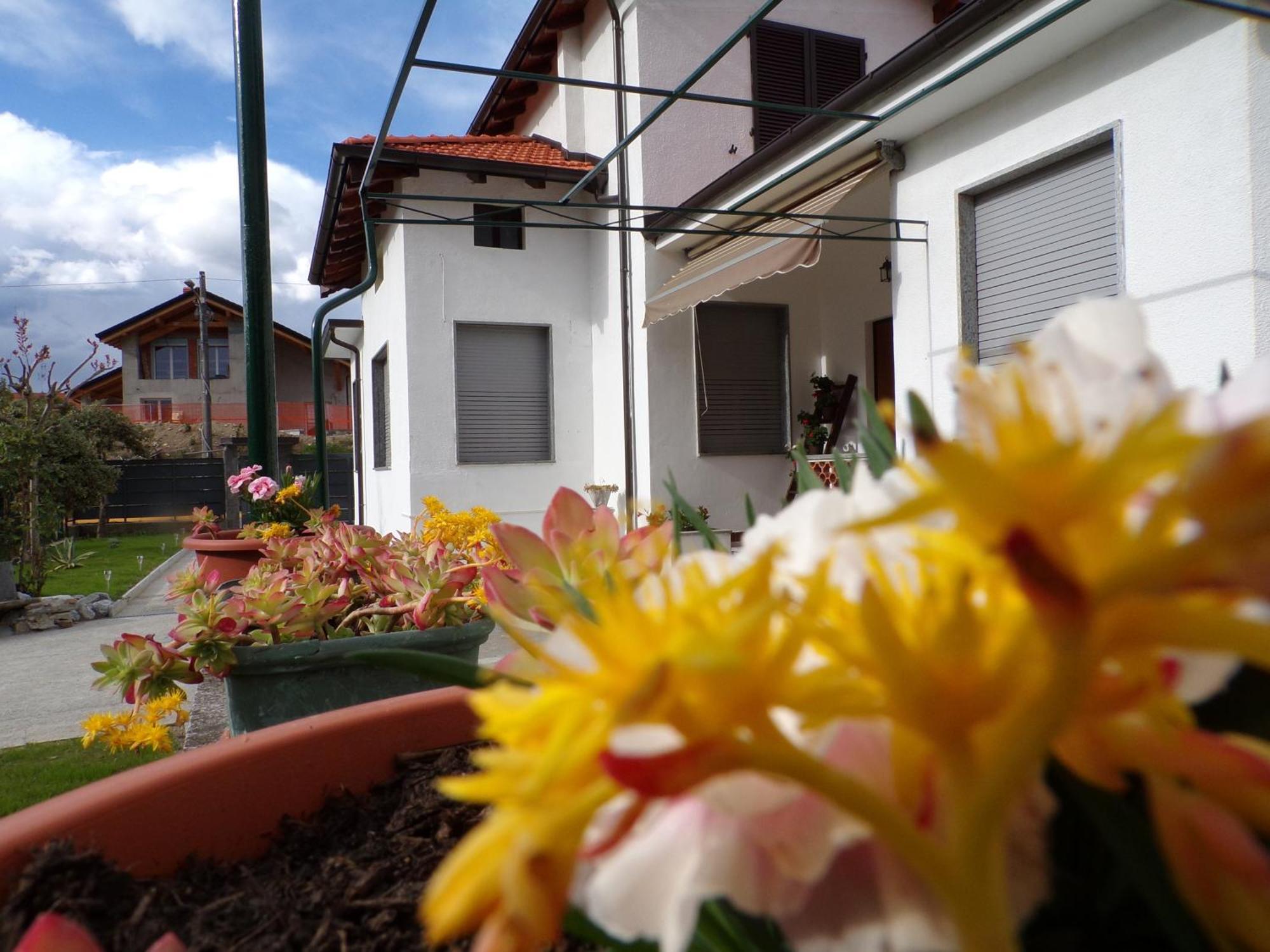 Casa Vacanze Terra Di Mezzo Invorio Inferiore Extérieur photo